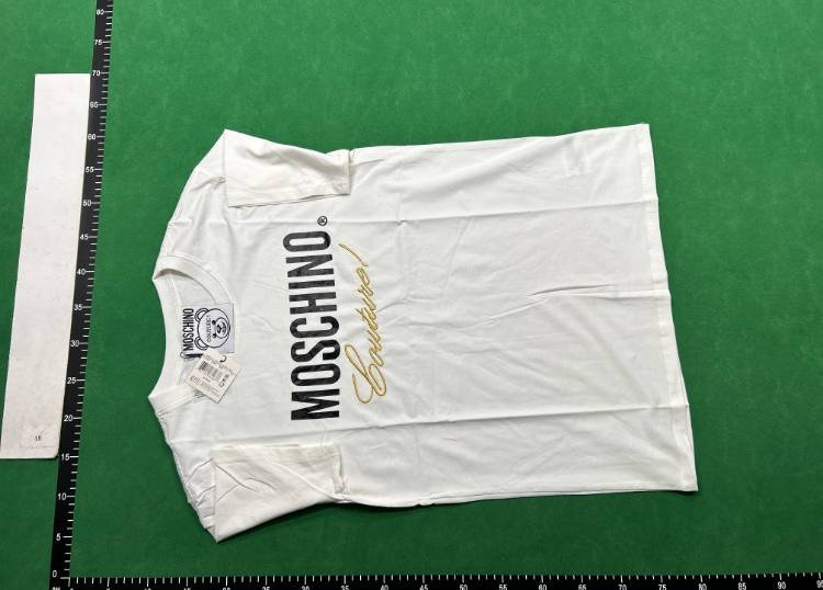  Burberry/Moschino/Amiparis T-shirt