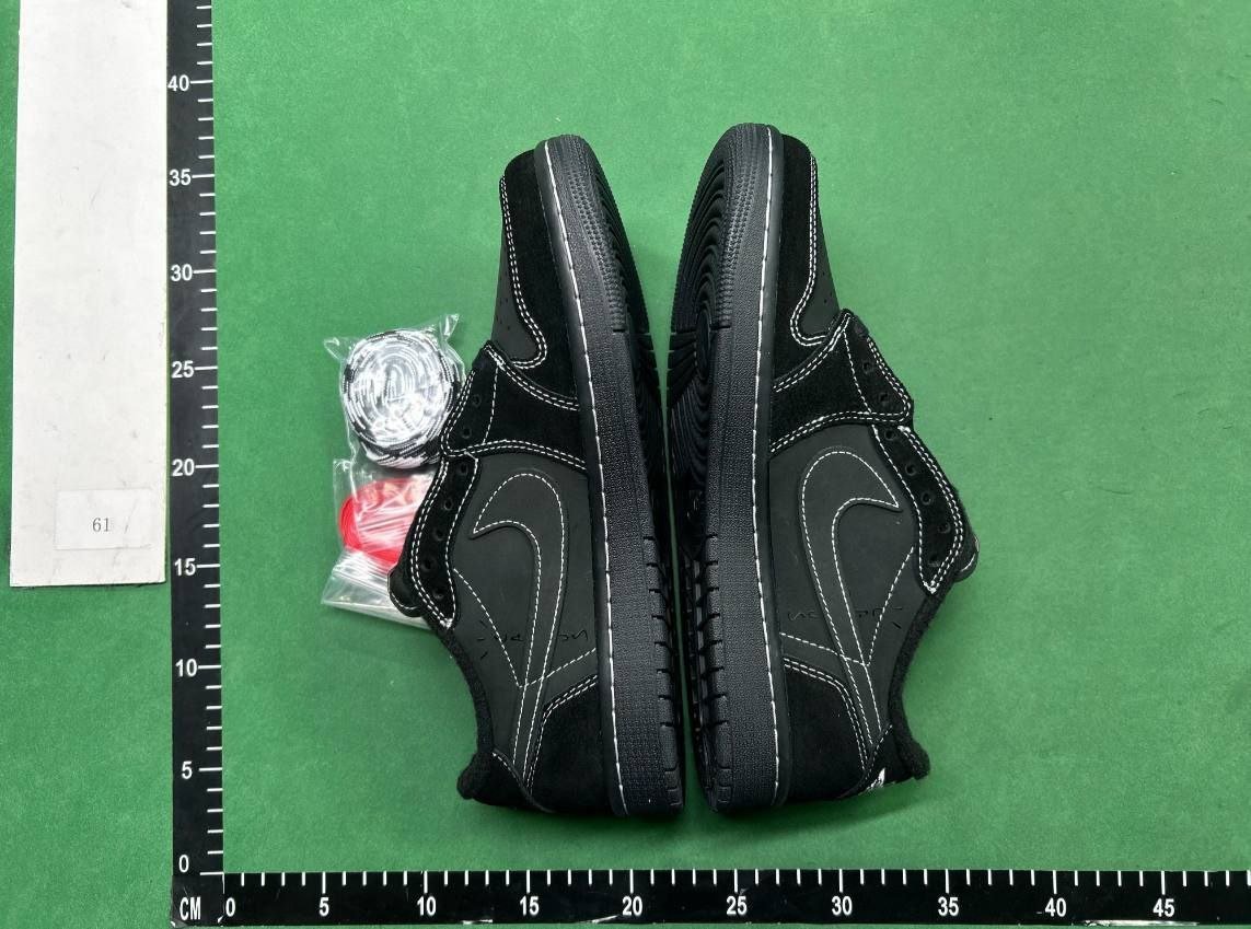 Travis Scott x  Air Jordan 1  AJ1