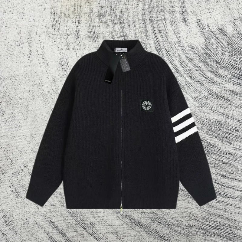 Stone Island Down Jacket and Sweater Collection [1 style]