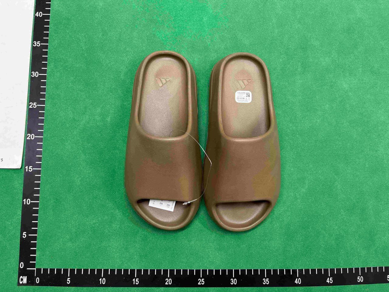 Yeezy Slide （10+）