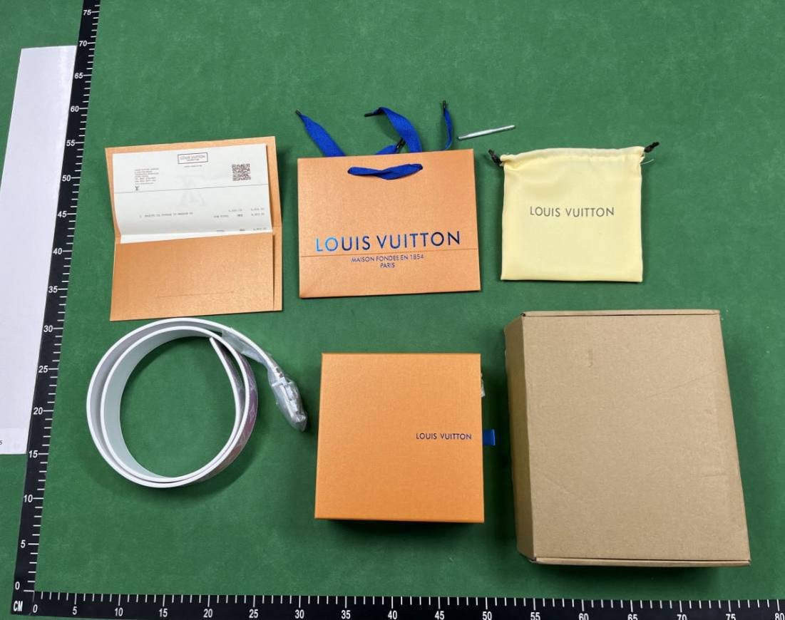 LV Belt(gift box）