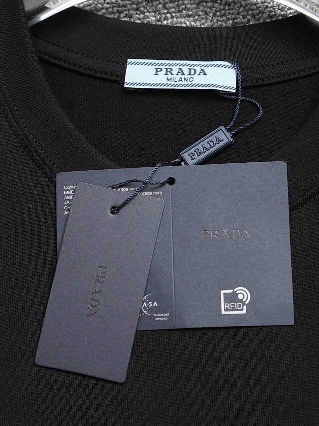 prada tee