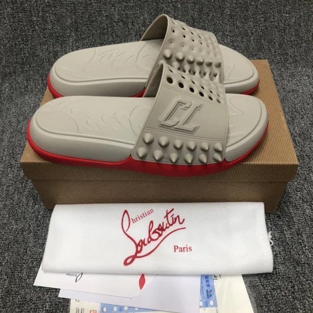 Christian Louboutin CL slipper