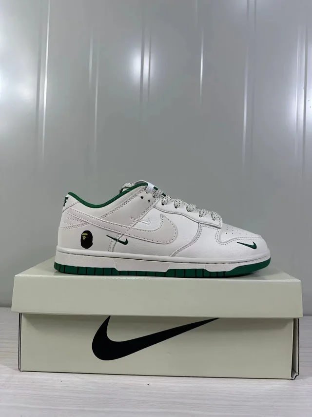 NIKE DUUNK the north face supreme bape Louis LV carhartt gucci 2026 dior 
