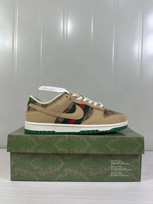 NIKE DUUNK the north face supreme bape Louis LV carhartt gucci 2026 dior 