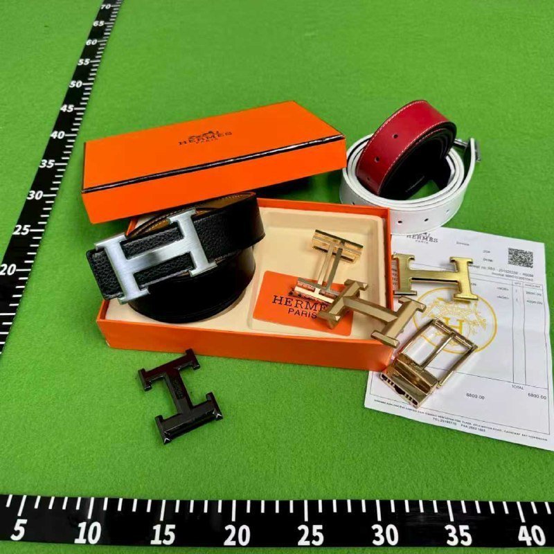 Hermes/Burberry/Prada belt wallet gift box