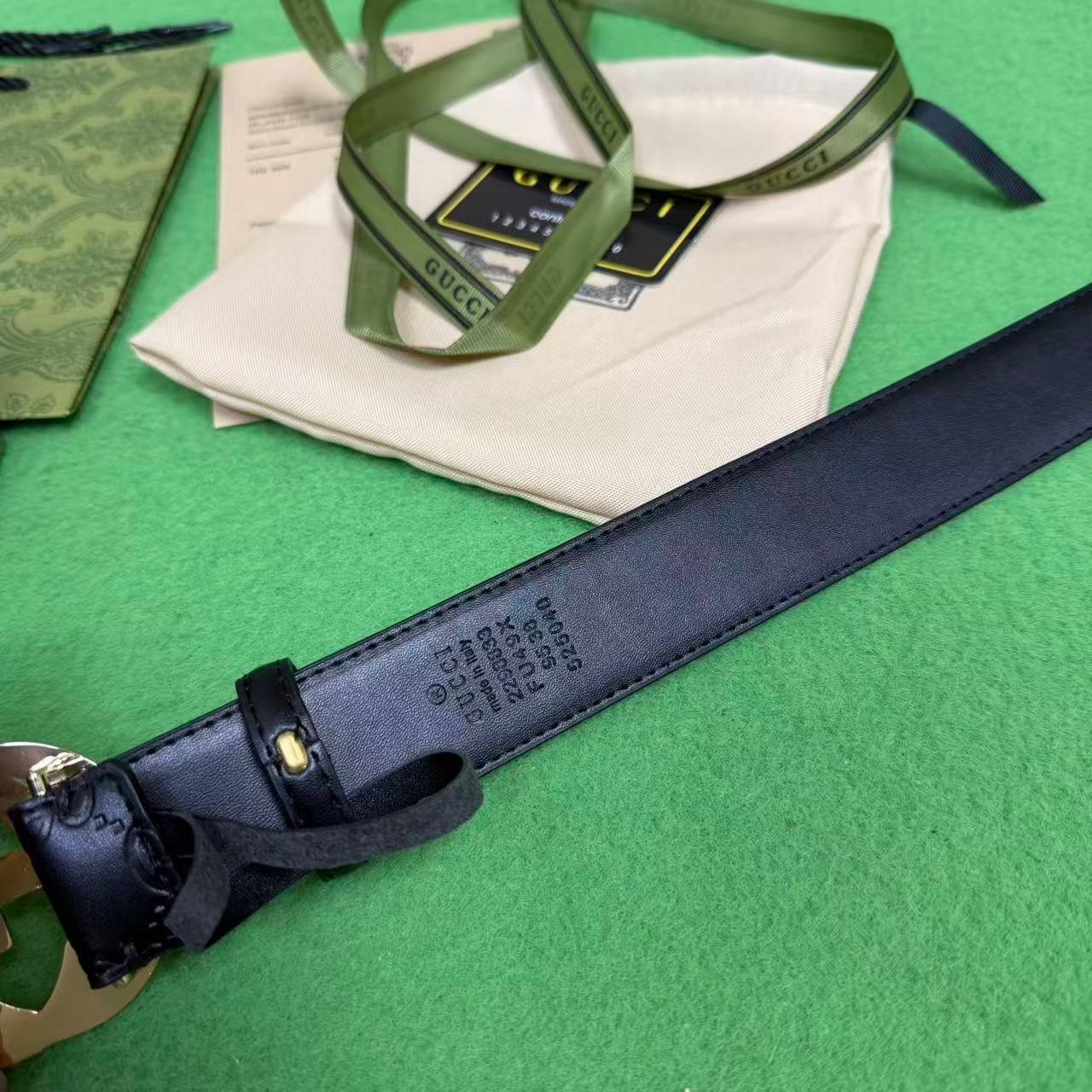 Hermes/Burberry/Prada belt wallet gift box