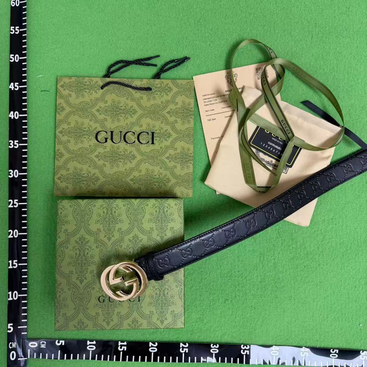 Hermes/Burberry/Prada belt wallet gift box