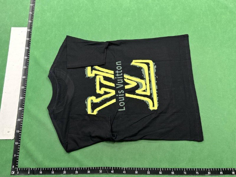 LV T-Shirt（20 STYLE TOP）