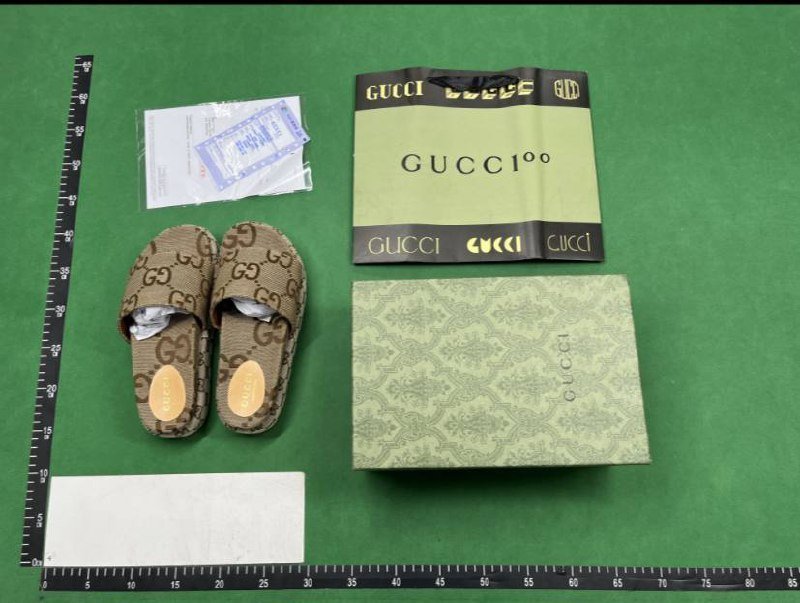 Gucci slippers