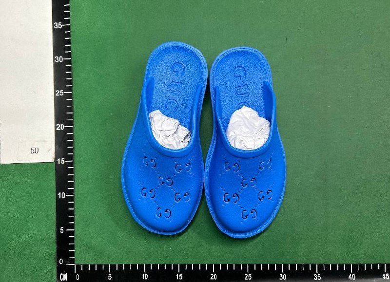 Gucci slippers