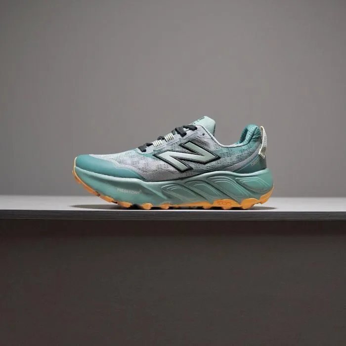 new balance hierro V9 shoes