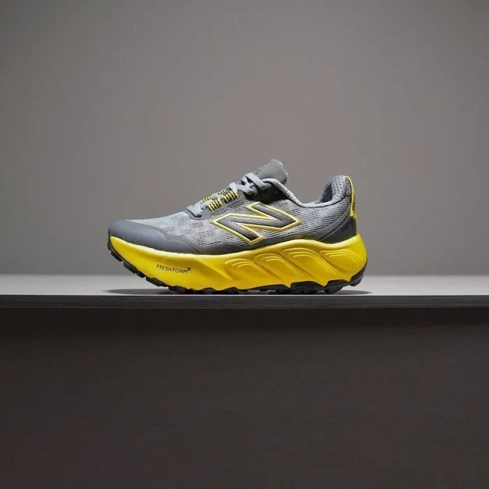 new balance hierro V9 shoes