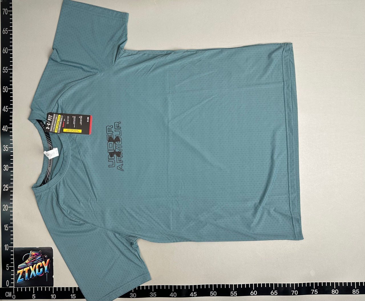 Under Armour T-shirt