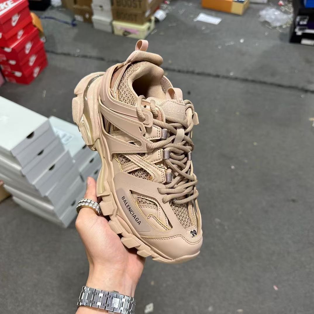 Balenciaga track