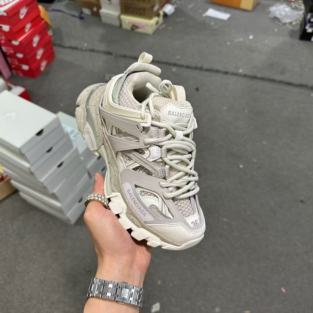 Balenciaga track