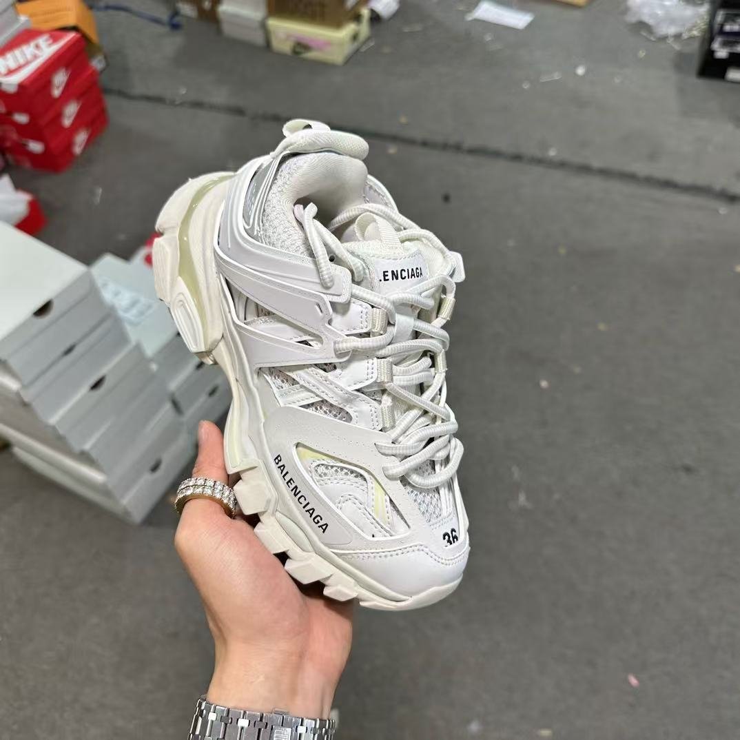 Balenciaga track