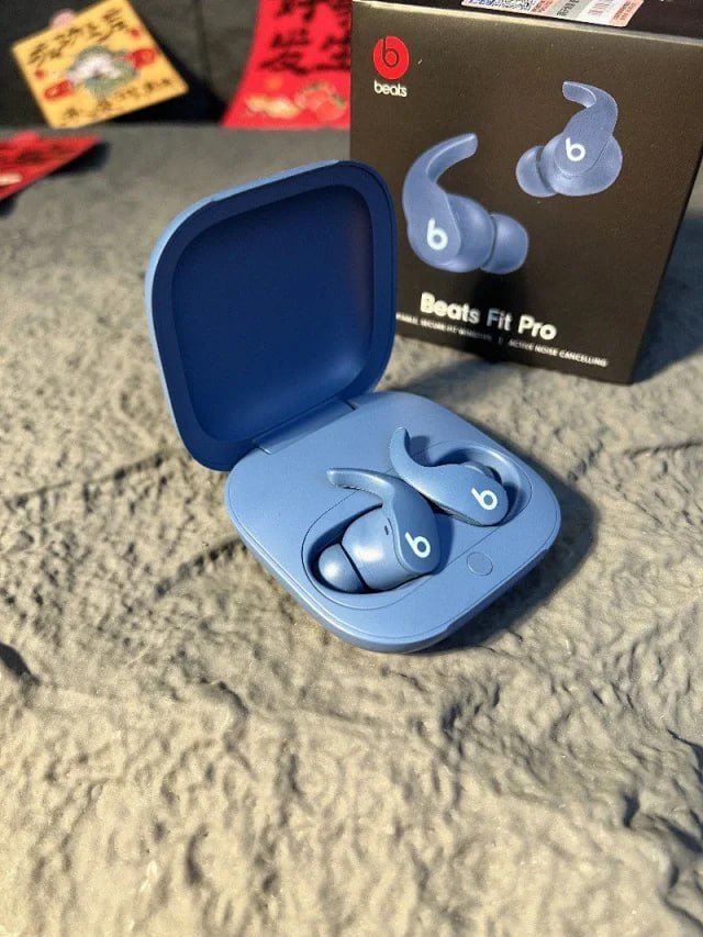 beats fit pro headphones