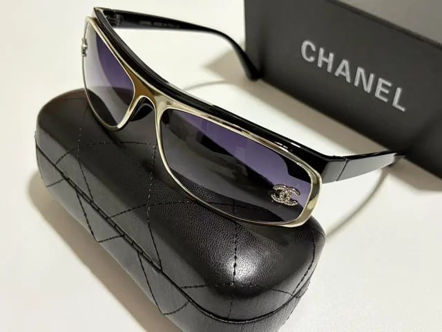 CHANEL sunglasses