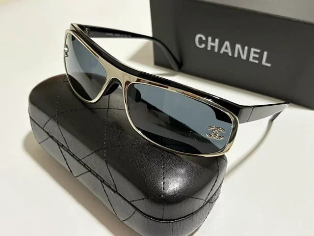 CHANEL sunglasses