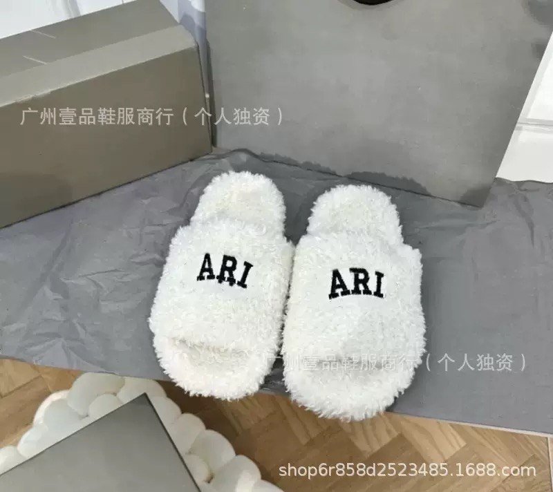 Balenciaga Slides 