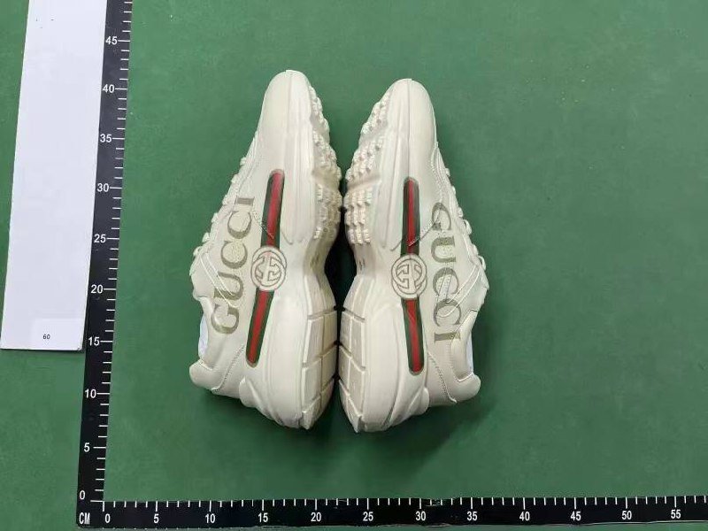 gucci shoes (40 CP)