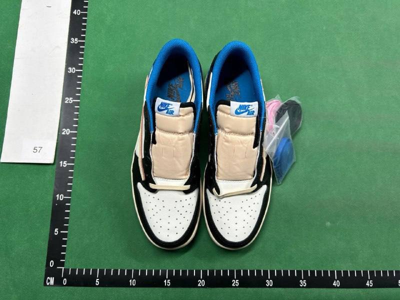 Air Jordan 1 low
