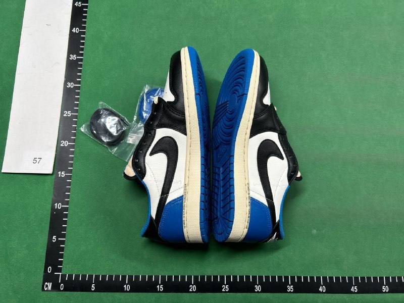 Air Jordan 1 low