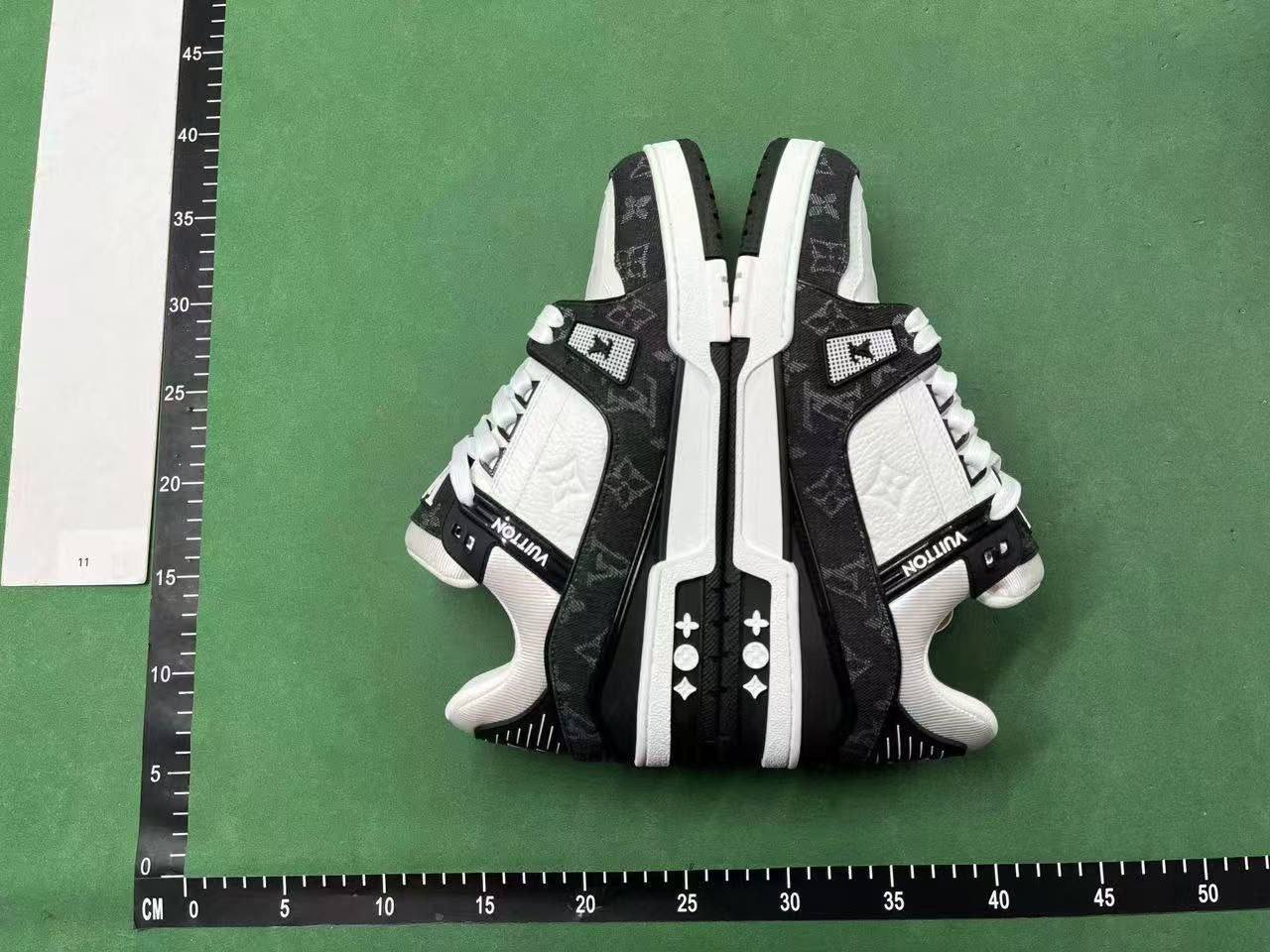 Louis Vuitton Trainer