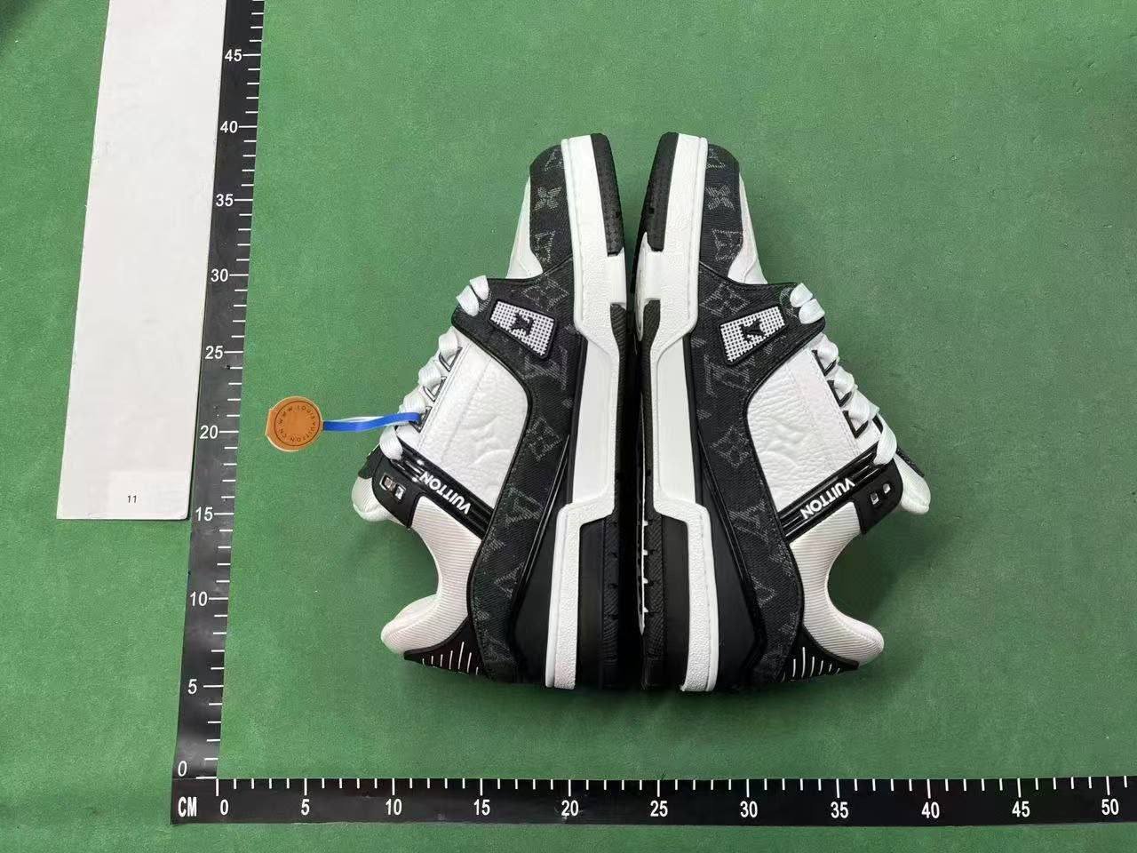  Louis Vuitton Trainer