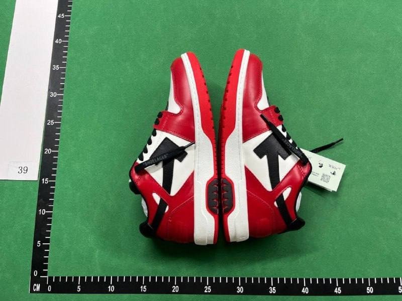 Off white shoes  (40 CP)