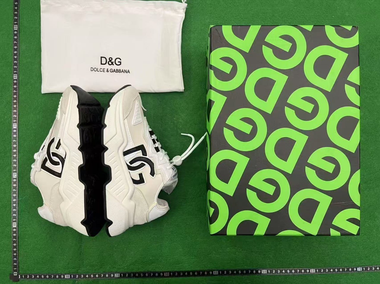 D G  shoes