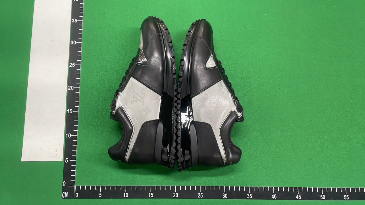 LOUIS VUITTON Run Away 