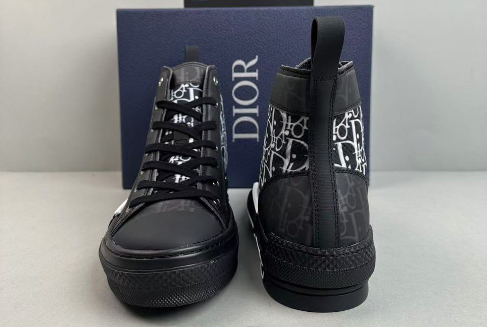 Dior B23