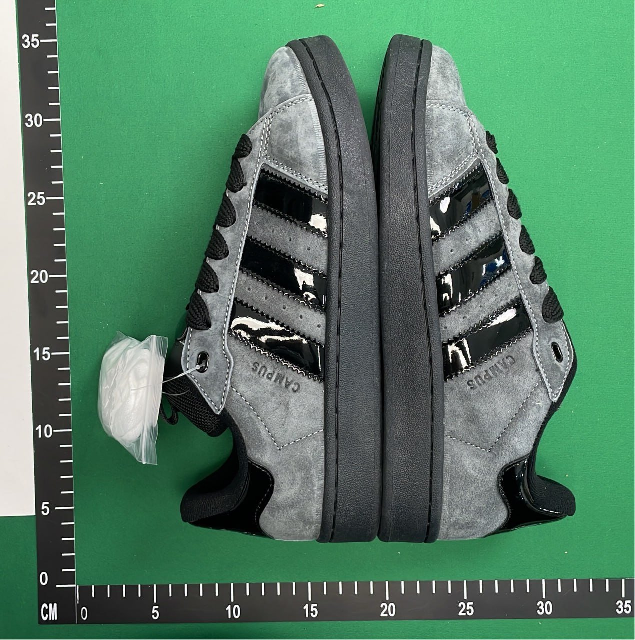 Adidas Campus 00s
