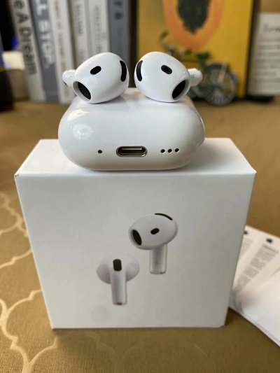 AirPods 4 ANC