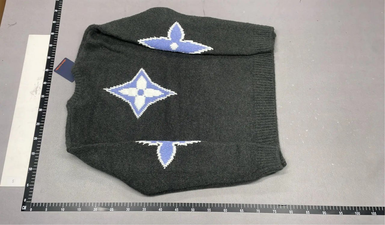 Louis Vuitton Sweater 