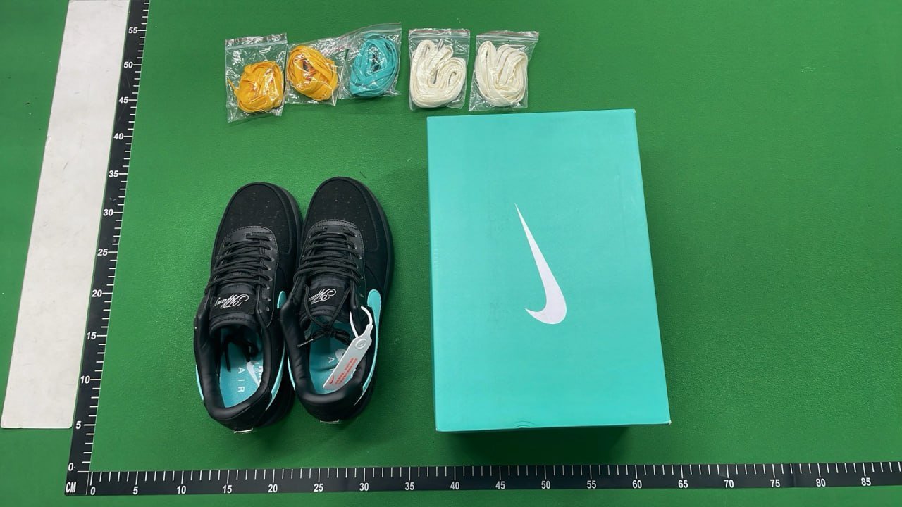Nike Sneakers 