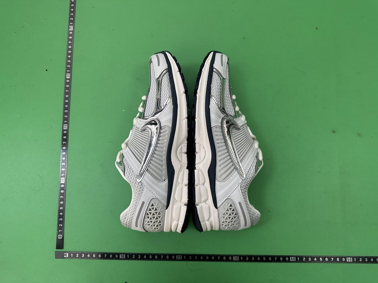 nike zoom Vomero 5 