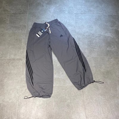 Adidas pans