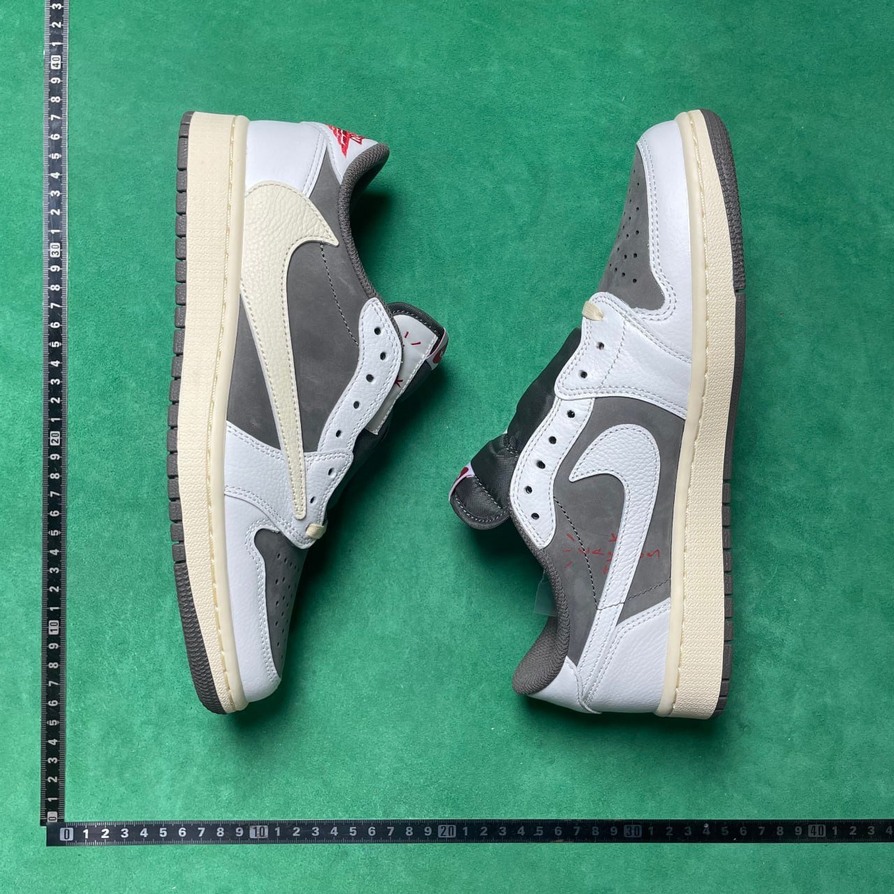  Travis Scott x Air Jordan 1 Low 