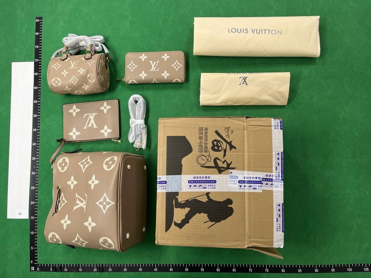Louis Vuitton Monogram Neverfull Tote Bag 