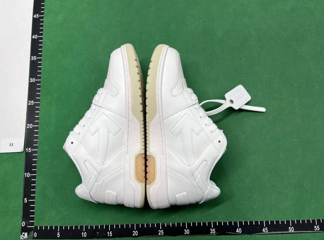 Off-White B22 Sneakers 