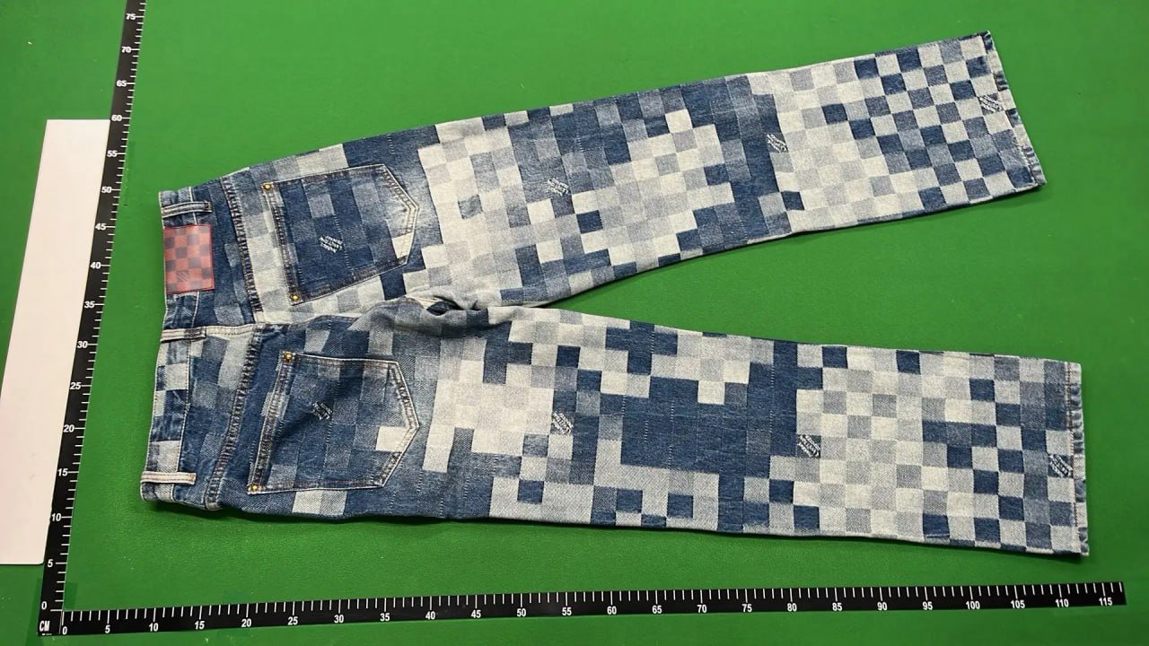Louis Vuitton Jeans 