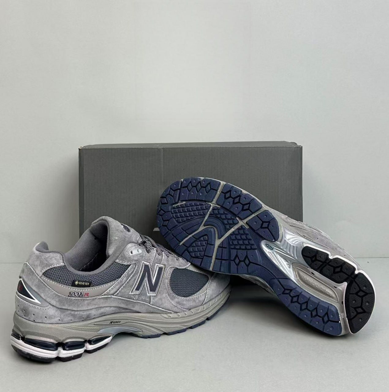 New Balance 2002R