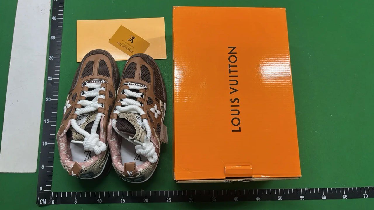 Lv Sneakers  