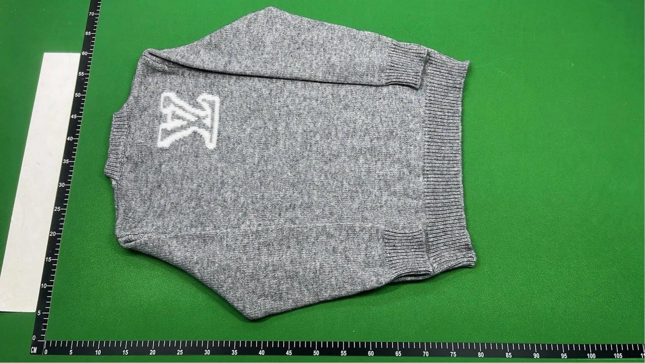 Louis Vuitton sweater 