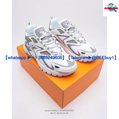 Louis Vuitton runner tatic