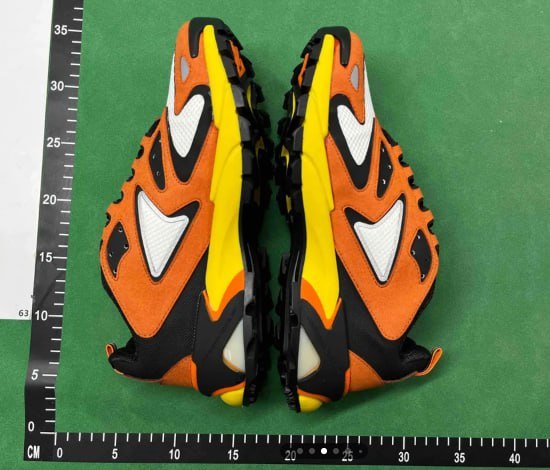 Louis Vuitton runner tatic