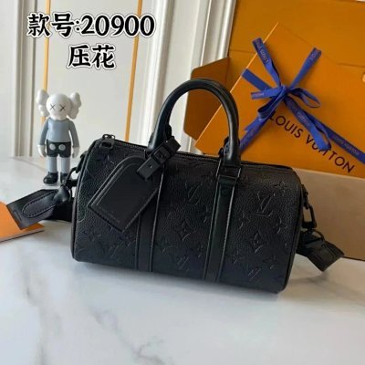 Luis Vuitton Travel Bag